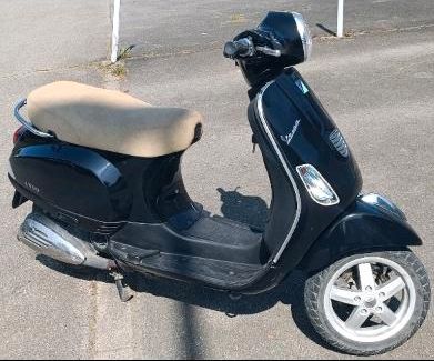 Schwarzer Vespa Roller  Vespa LX50 4T gute Zustand in Albstadt