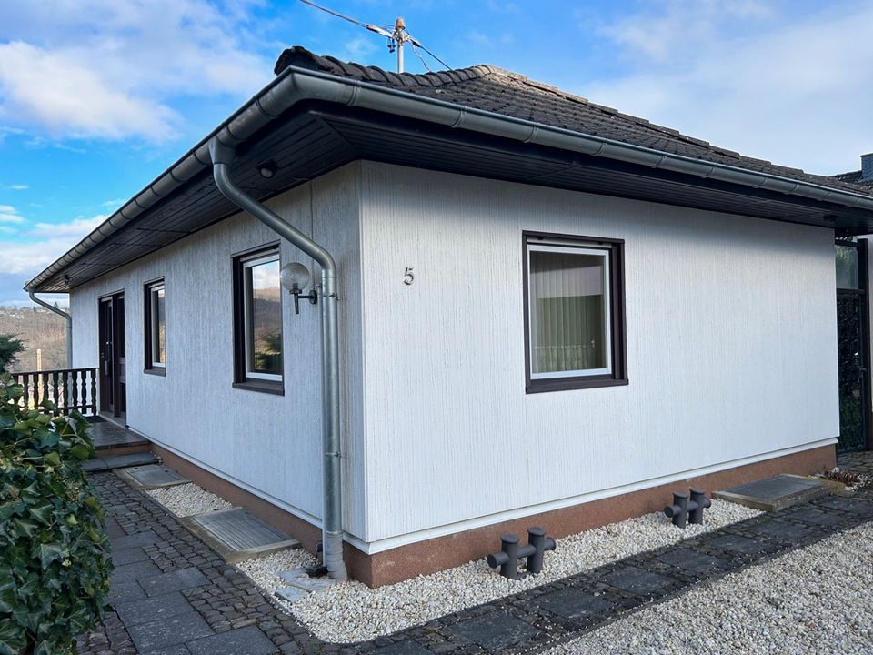 Ein-bzw. Zweifamilienhaus mit großem Garten und toller Aussicht in Kirchen in Kirchen (Sieg)