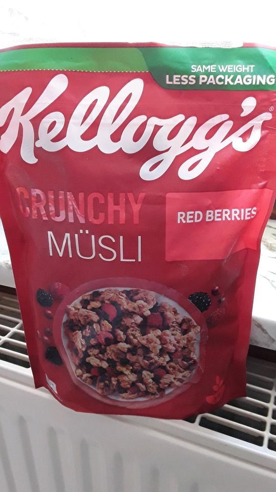 NEU KELLOGGS CRUNCHY MÜSLI RED BERRIES Kornflakes in Bad Homburg