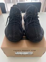 ** Yeezy Boost 350 V2 ** 43 1/3** BLACK** neuwertig!! Eimsbüttel - Hamburg Niendorf Vorschau