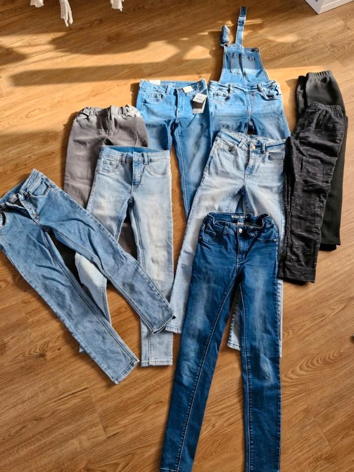 Mädchen Hosenpaket Jeans Gr 146 in Bad Lausick
