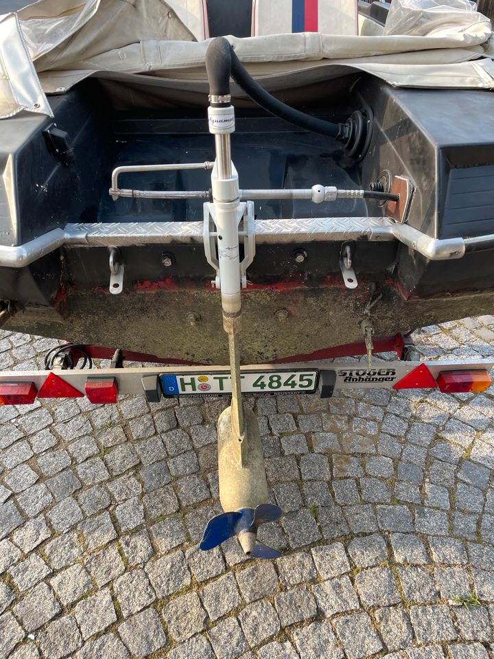 Glastron Boot (Motor&Batterie NEU) + Trailer Elektroboot Aquamot in Neustadt am Rübenberge