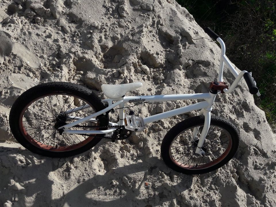 20" Zoll BMX BULLS NOVICE RH24 OR52 NP:369€ Half Pipe Flatland in Berlin