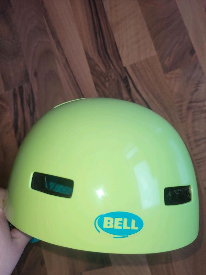 BELL Fahrradhelm M Helm 55-59 cm wie neu in Griesheim