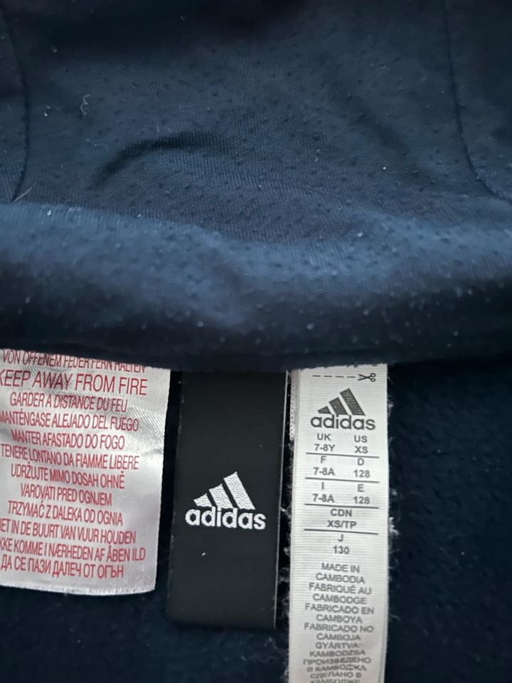 Adidas Sweatjacke Größe 128 in Lautertal