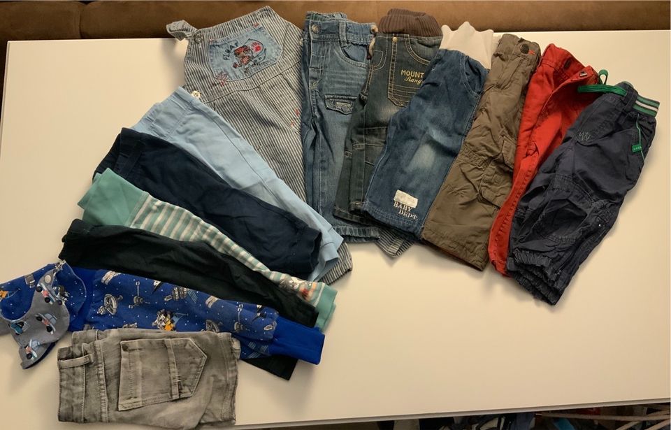 13 Hosen Größe 74, Jeans, Jogger, Handmade,Weltall,Latzhose,H&M in Norderstedt