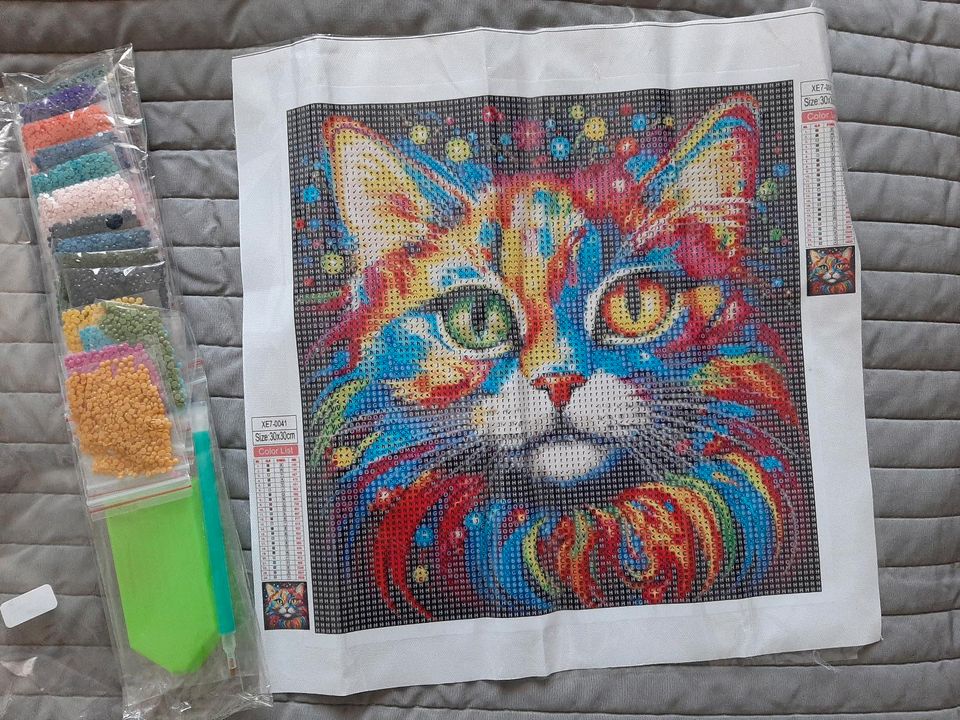 DIY Diamond painting Vollbild rund Katze bunt 25×25 in Herford