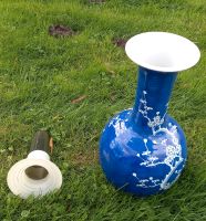 Vase 52 cm hoch. Blau mit weißen Blumen und Ranken Nordrhein-Westfalen - Rosendahl Vorschau