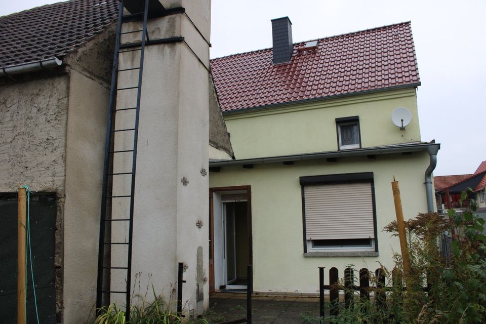 RESERVIERT! Einfamilienhaus mit kleinem Nebengelass, Garten und Garage in der Gneisenaustadt Schildau in Schildau