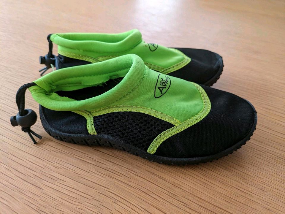 Aquaschuhe Badeschuhe Aquawear Gr 29/30 neongrün schwarz in Tostedt