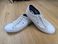 Tommy Hilfiger Sneaker Größe 44 Weiß Hessen - Gießen Vorschau