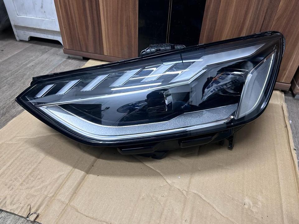 Audi A4 B9 8W Facelift Matrix Scheinwerfer Links 8W0941033D in Berlin