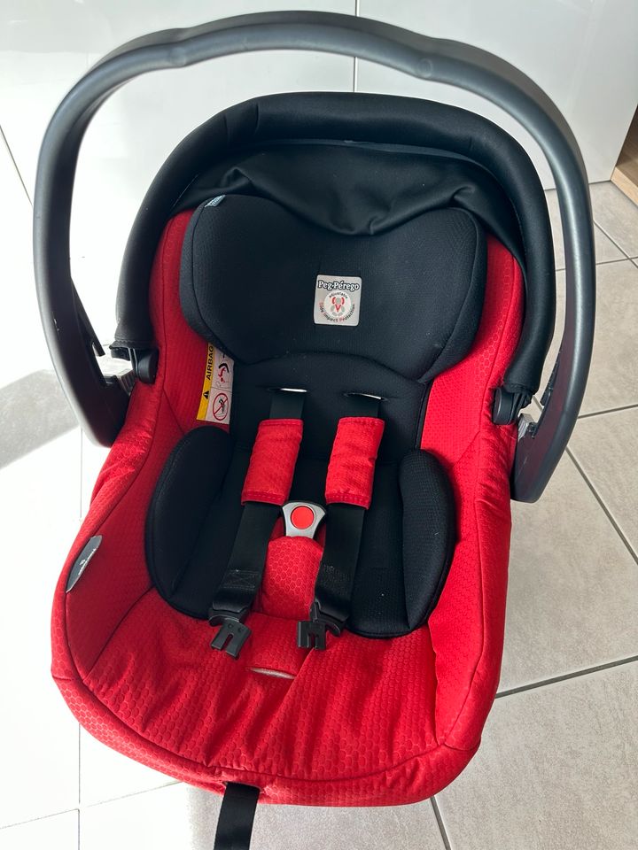 Peg Perego Babyschale Kindersitz - Versand möglich! in Kämpfelbach