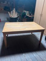 Ein Tisch aus Holz Niedersachsen - Brake (Unterweser) Vorschau