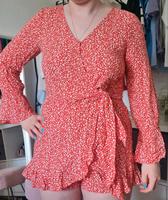 Kurzer Jumpsuit Blümchen, rot weiß, Größe S Sachsen - Freital Vorschau