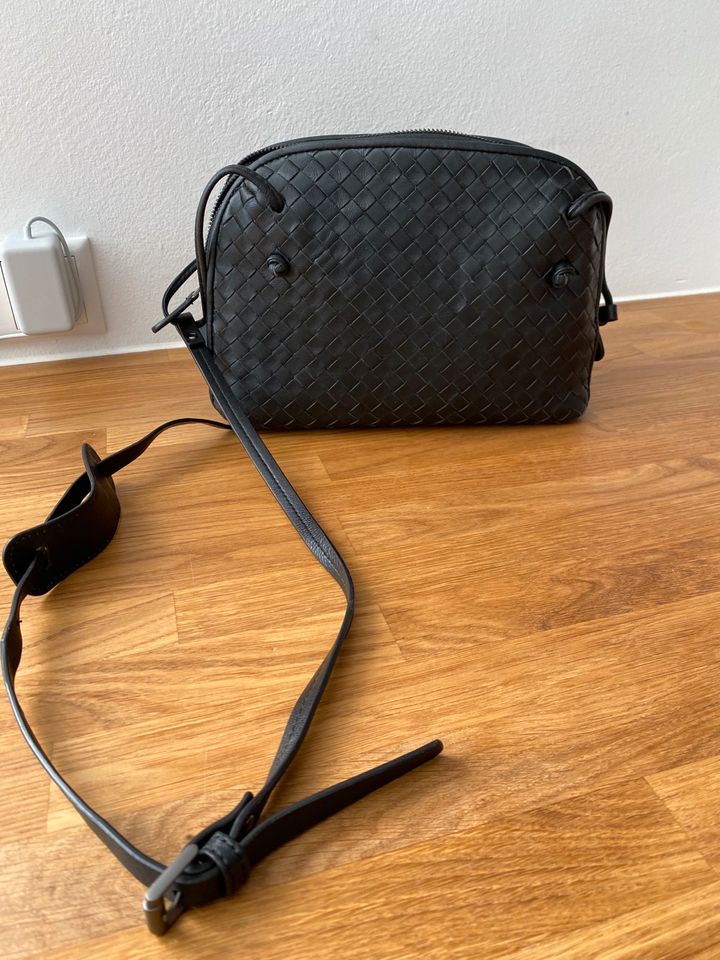 Schultertasche / Handtasche Tasche Leder geflochten in Mechernich