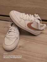 Nike Court Schuhe Sneaker weiss white Gold Größe 37,5 Thüringen - Niederorschel Vorschau