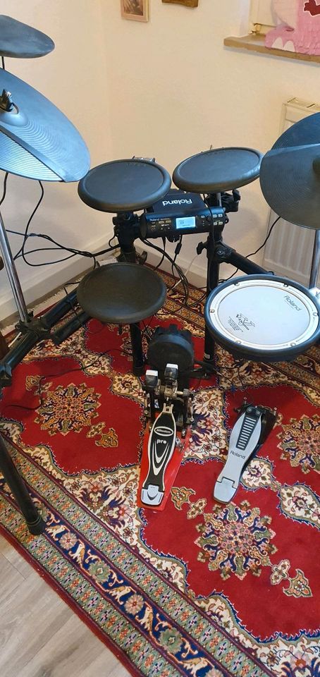 Roland TD 4 Drumset E-Drum E-Schlagzeug in Aachen