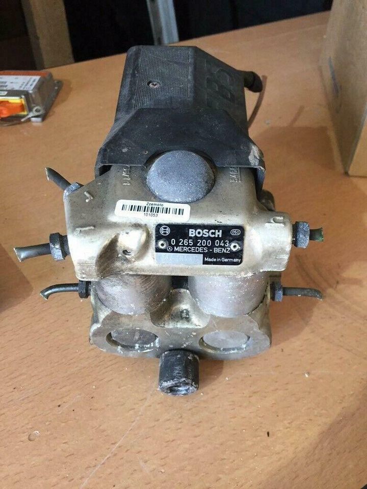 Hydraulikblock Bosch 265200043 ABS aus dem W202 in Dresden