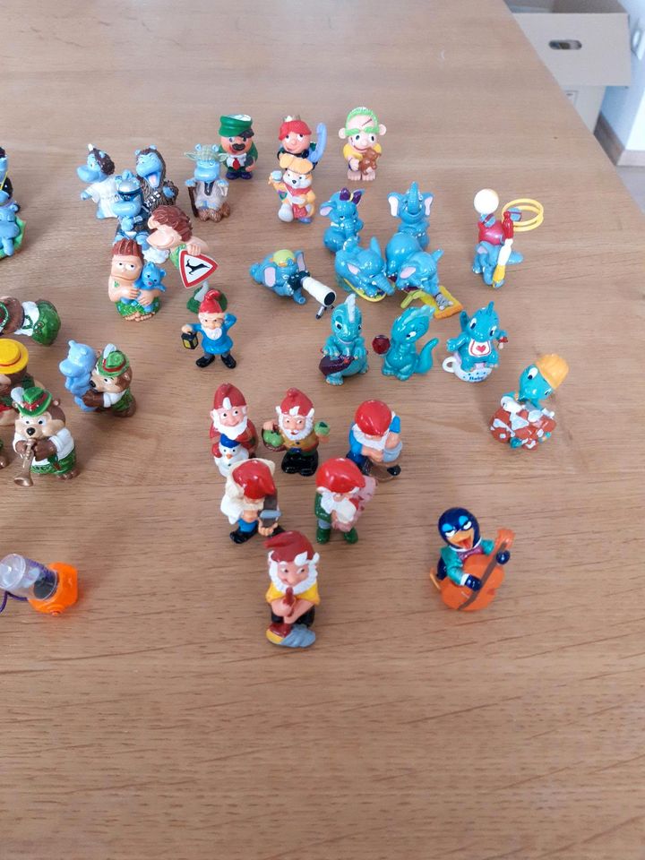 Sammlung Ü-Ei-Figuren in Bitz