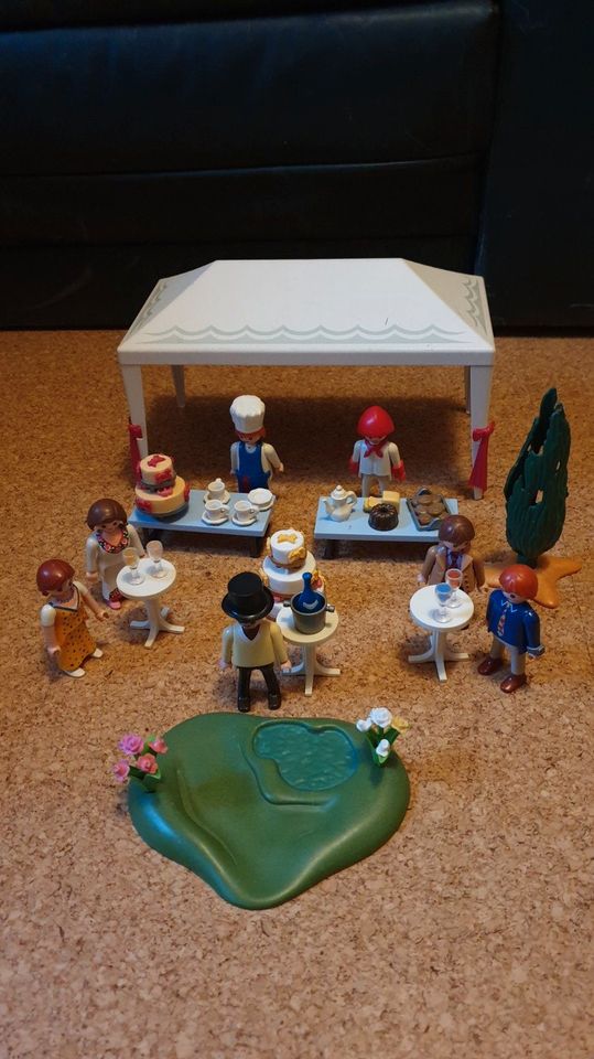 Playmobile 4308 Hochzeitgäste im Partyzelt in Schwalmstadt