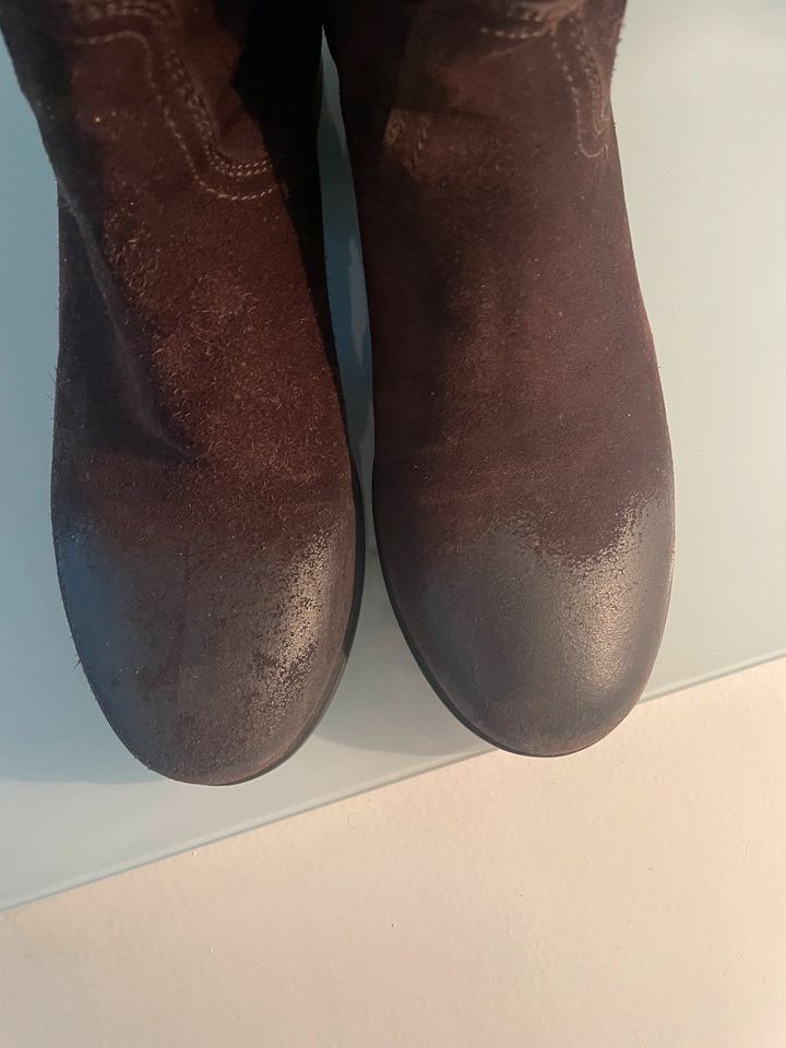 PRADA STIEFEL GR 37 BRAUN in Mönchengladbach