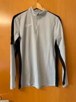 Nike Sportshirt/Laufshirt Grau M (neu) Niedersachsen - Söhlde Vorschau