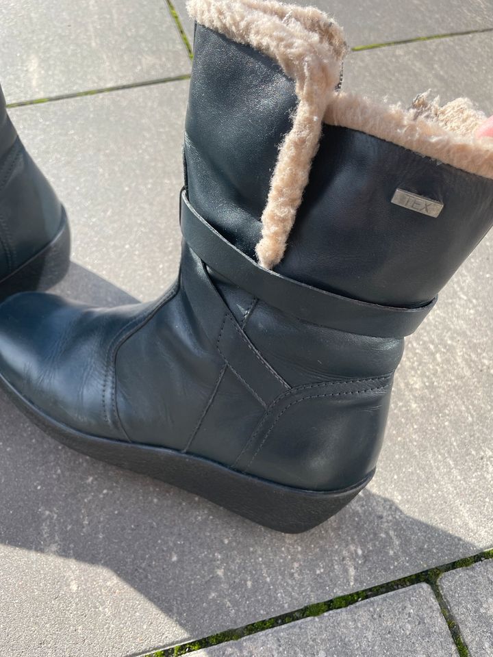 Lederschuhe Lederstiefel Stiefel dunkelblau wasserdicht Caprice in Bovenden