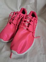 N E  U E  pinke nike Schuhe in Gr. 37 1/2 Niedersachsen - Lehrte Vorschau