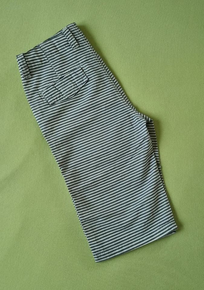 Kurze Hose Short Bermuda von Staccato Gr. 158 in Berglern