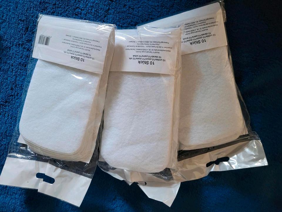 EINWEGWINDELN EINLAGEN SCHUTZHÖSCHEN HÜNDIN L / XL HALSKRAUSE in Königs Wusterhausen