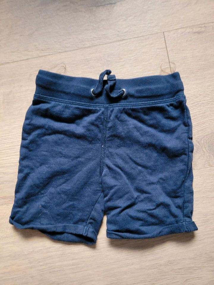 Manguun Baby Shorts/kurze Stoffhose in 80 in Betzenstein