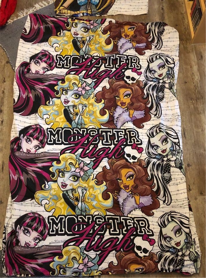 Monster High Bett Wäsche zum verschenken in Isen