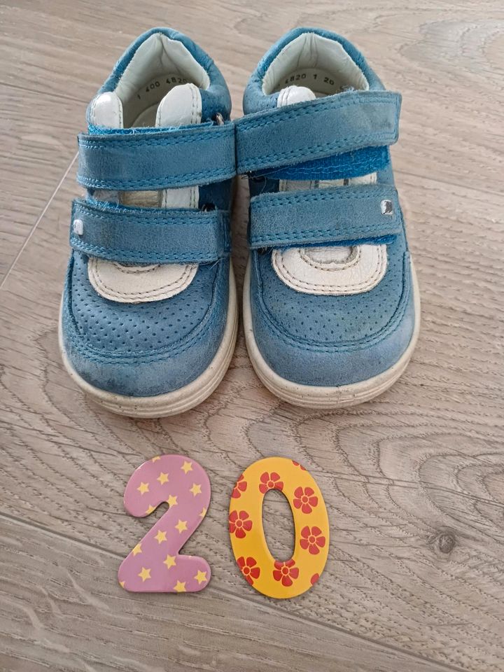 Kinderschuhe/ Sandalen Größe 20- 24 in Burgdorf