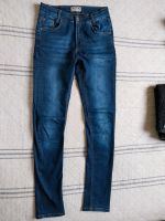 Blue Effect Jeans 176 S slim dunkelblau 176/182 Niedersachsen - Buxtehude Vorschau