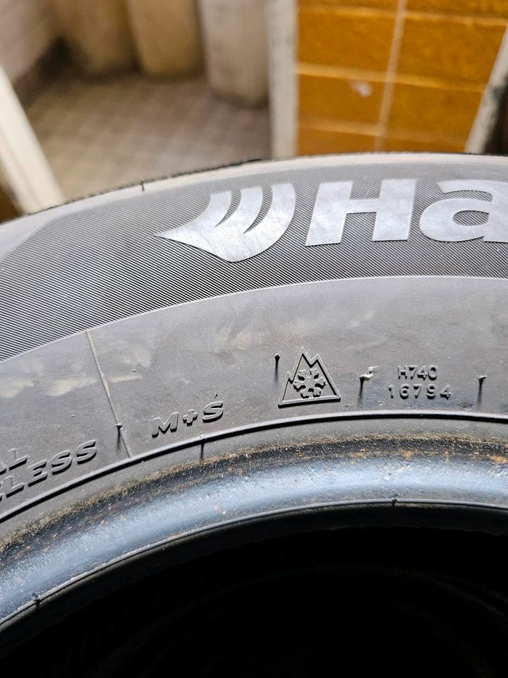 2x 195/70 R14 Ganzjahr fast wie Neu in Hamburg