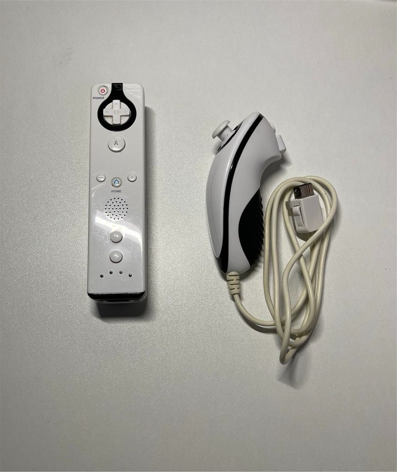 Wii Remote + Nunchuk Weiß in Cottbus