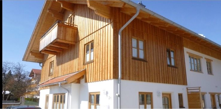 Lärche Bretter Verschlag Fassade Haus Dach Schuppen Pfosten Riegel Umgebinde Schalung Diehlen in Löbau