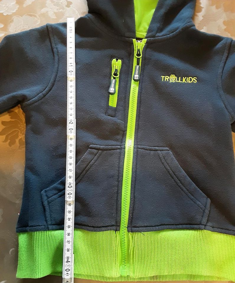 Sweatjacke von Trollkids mit Kapuze in Größe 110 in Ascheberg