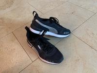 Puma Sneaker low Gr. 37 black silver schwarz Turnschuhe Brandenburg - Hennigsdorf Vorschau