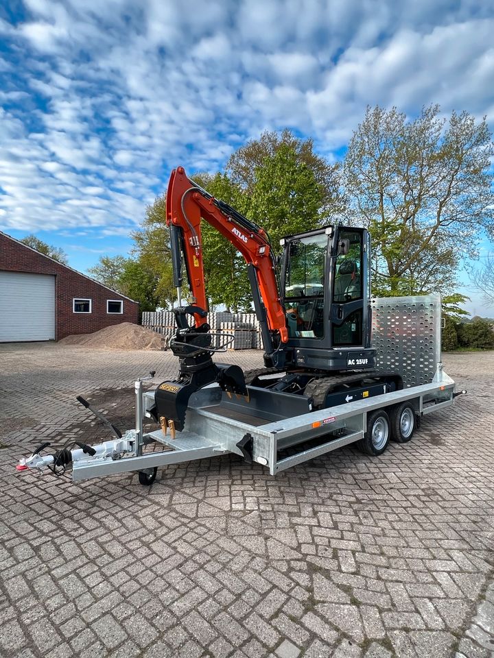 Minibagger ATLAS 2,7t ac25uf Komplettset inkl. Trailer 3,5t NEU in Uplengen