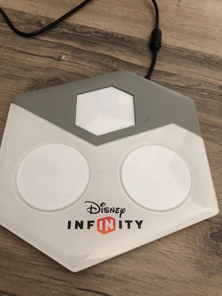 Disney infinity ps4 mit , 3 Figuren Sets . in Wirsberg