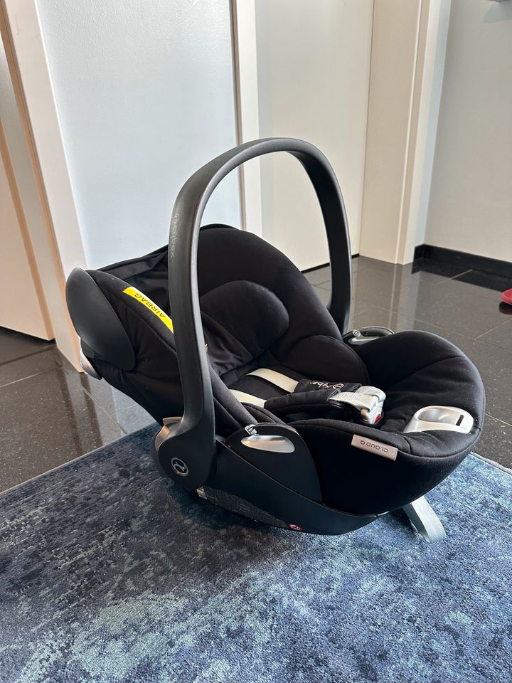 Cybex Cloud Q Babyschale mit Base Q Fix fürs Auto in Schellerten