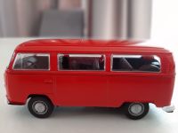 Welly VW Bus T 2 Modellauto m. Ruckzugmotor/OVP/rot/1:34 Nordrhein-Westfalen - Menden Vorschau