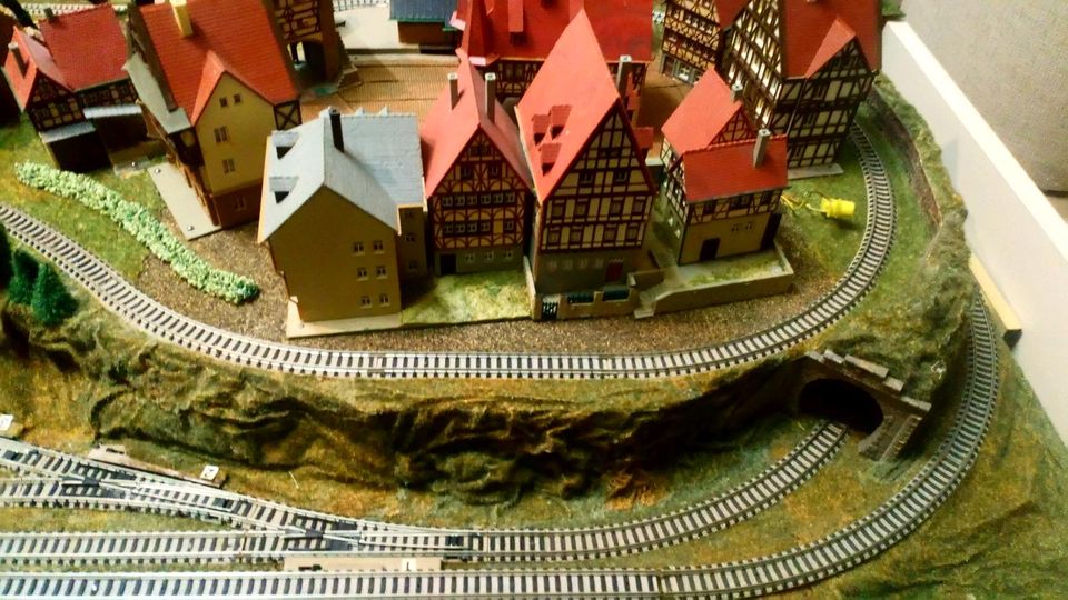 Modelleisenbahn top Zustand schöne Landschaft Spur N i in Berlin