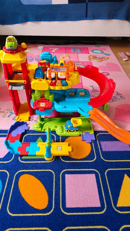 Vtech - Tut Tut Baby Flitzer Parkgarage + Abschlepper Vtech in Bad Berleburg