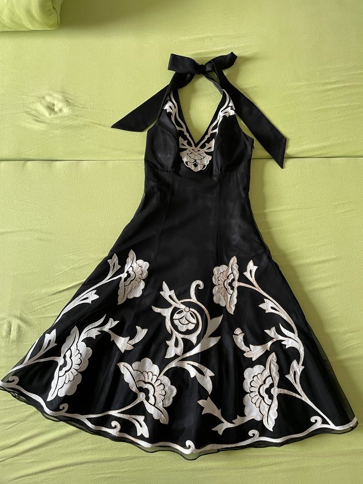 Elegantes Kleid schwarz-weiß von Début - Abendkleid - Tanzen in Bayern -  Ingenried | eBay Kleinanzeigen ist jetzt Kleinanzeigen