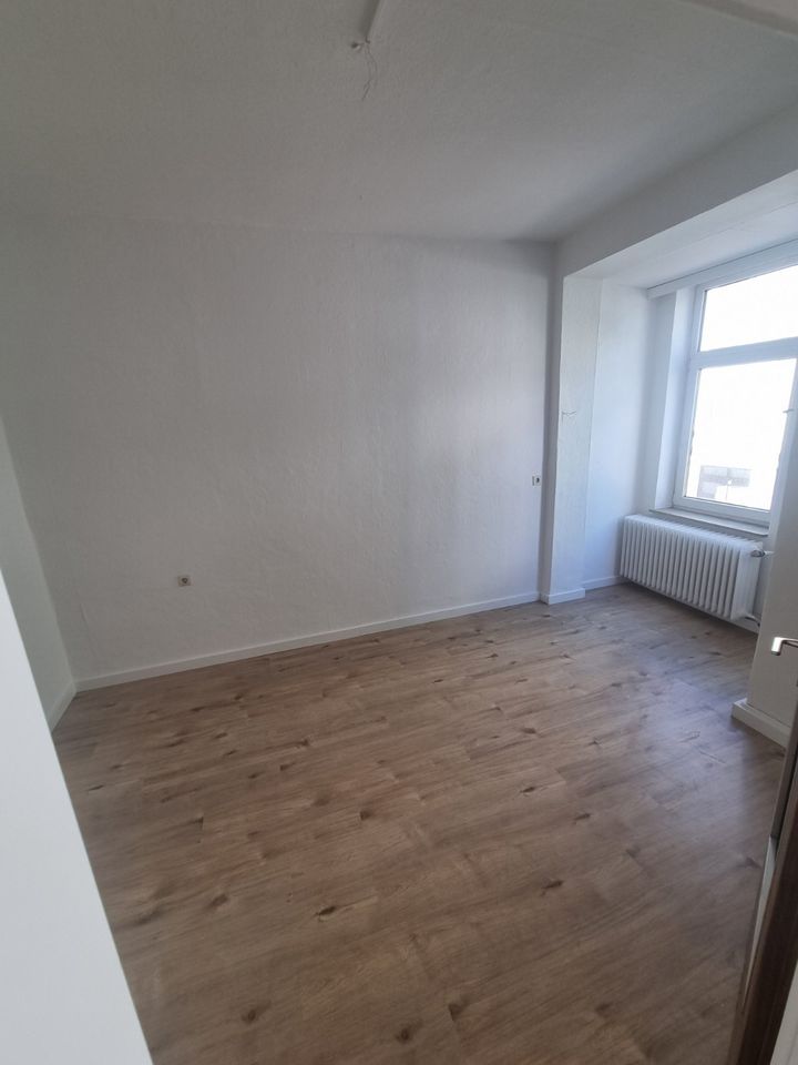 Altbauwohnung 3 ZKB renoviert in BHV Lehe 61 m² gute Rendite in Bremerhaven