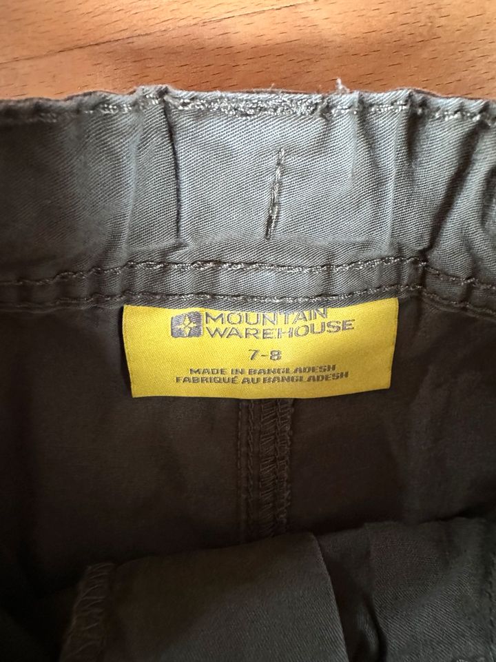 MOUNTAIN WAREHOUSE SHORTS KHAKI 122 128 7-8 JAHRE KURZE HOSE in Neuss