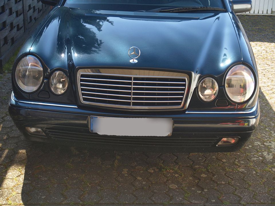 Mercedes-Benz E 230 AVANTGARDE 77211KM Service Heft lückenlos TOP in Bonn